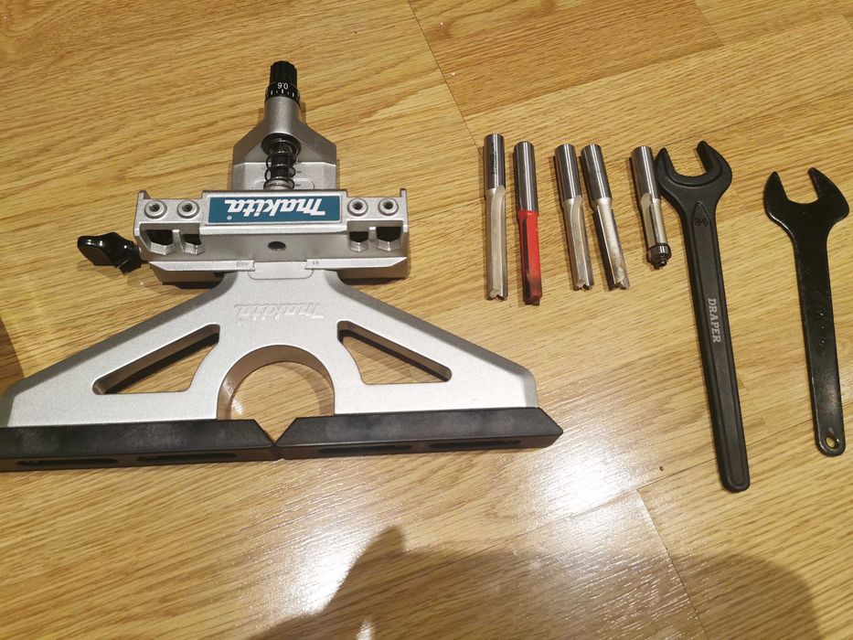 Оберфреза Макита фреза Makita Rp2301 с 6 НОЖА фрезера и куфар