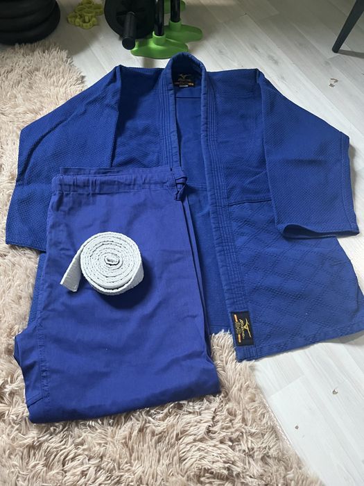 Продам кимоно для дзюдо