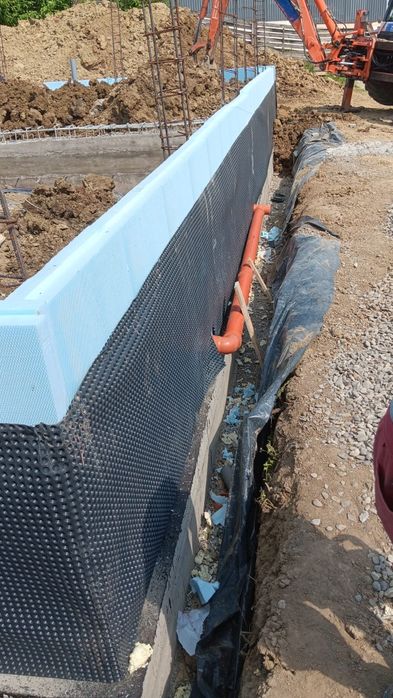 Construcții case la roșu/cheie