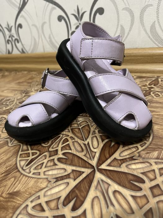 Продам сандали для девочек