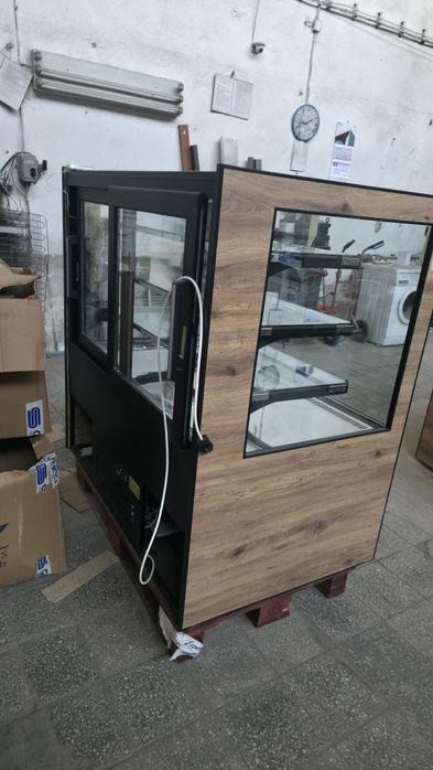 Сладкарска хладилна витрина 135х80х135