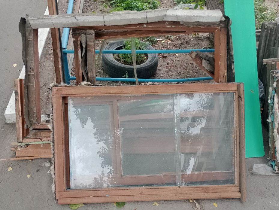 Деревянные рамы и стекла