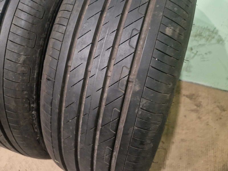 2 Goodyear R18 215/50/ 
летни гуми 
DOT2321