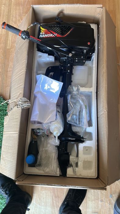 Продам лодку с мотором