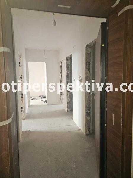 реф.16366 Нова луксозна сграда, среден етаж-Мебелна къща!