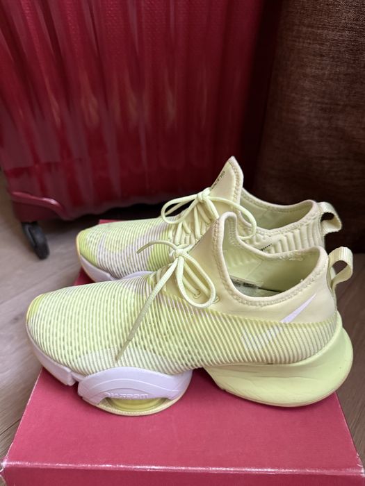 Nike кроссовки почти, как новые