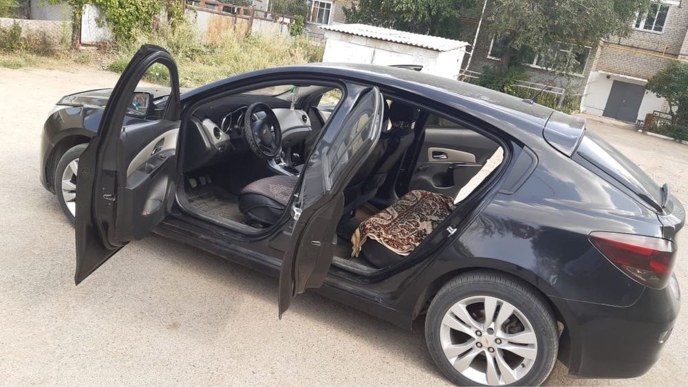 Шеврале круз хэтчбек