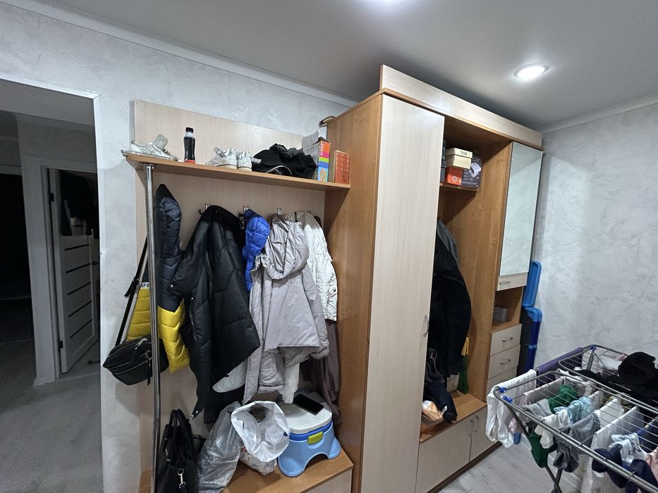 Продам прихожая недорого