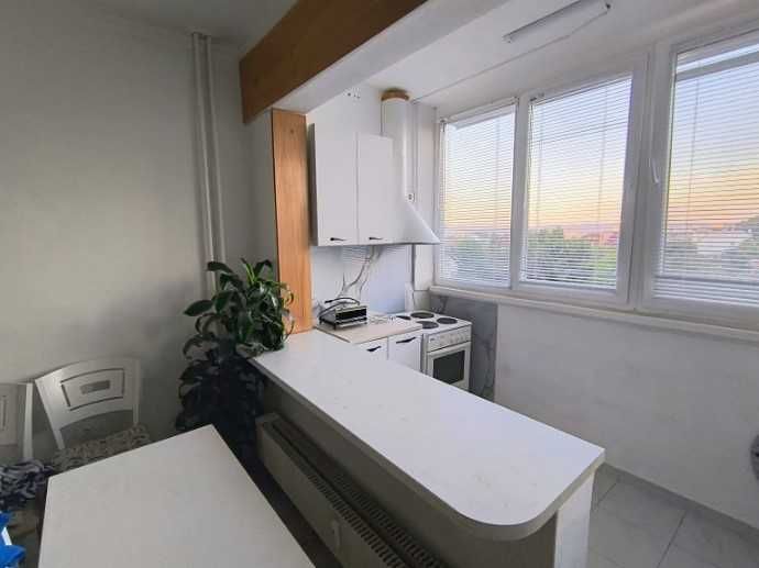 Дава се под наем Двустаен апартамент в София, Изток - 50 кв.м за 511 € - Снимка #2