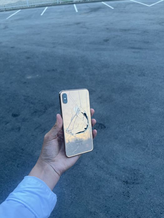 Продам срочно iPhone Xs Max 64GB