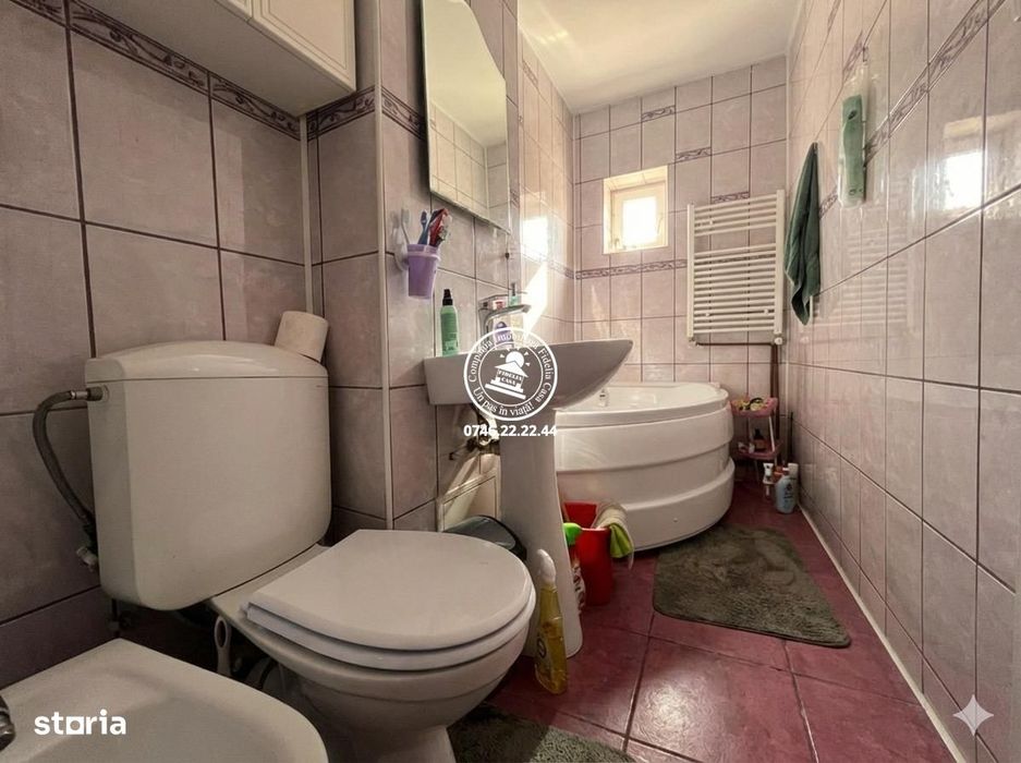 Apartament 2 camere de vanzare – zona linistita, etaj intermediar, com