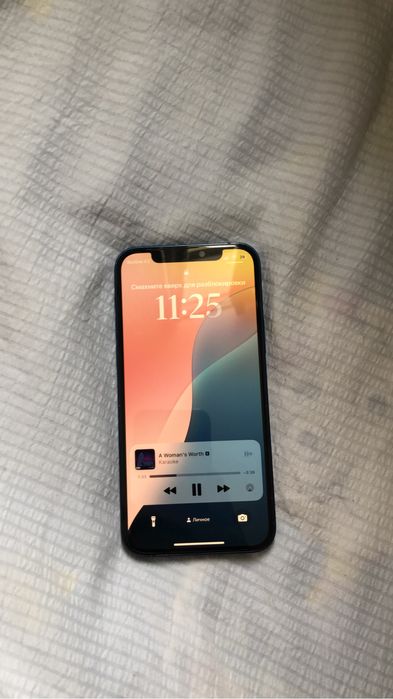 Apple iPhone 12  64Gb и чехол