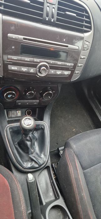 Vand fiat bravo 2011 benzina 1.4  fără schimburi sau variante