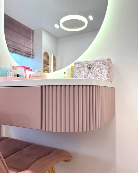 Мебель для детской комнаты, шкаф, кровать, мягкая и корпусная мебель