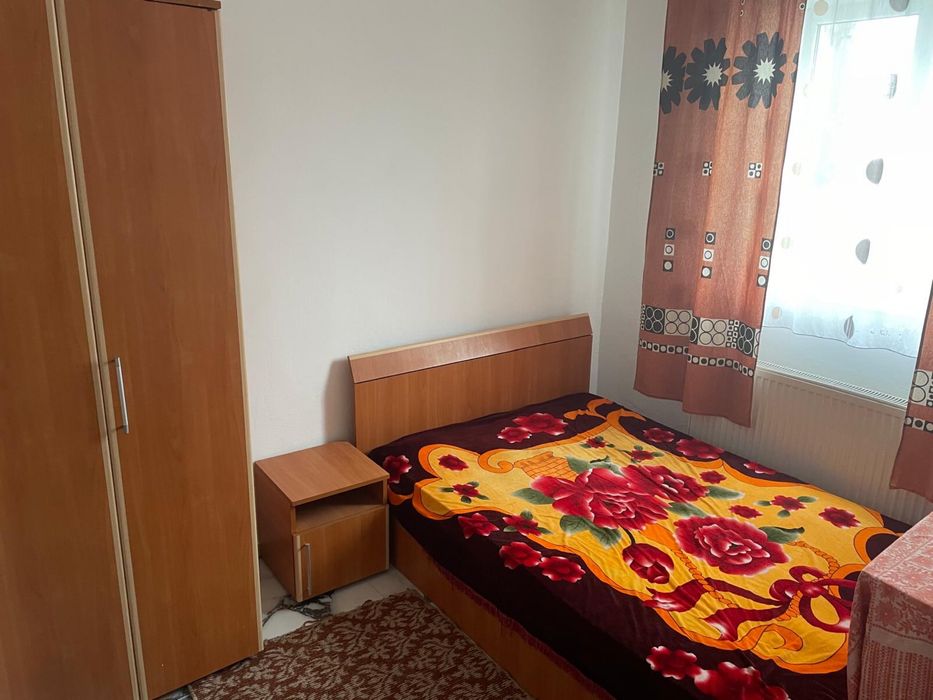 Inchiriez garsoniera