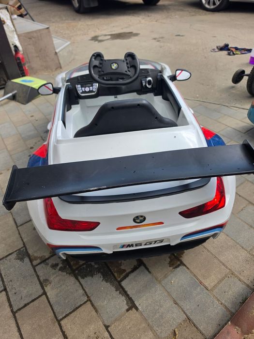 Vând masinuta BMW M