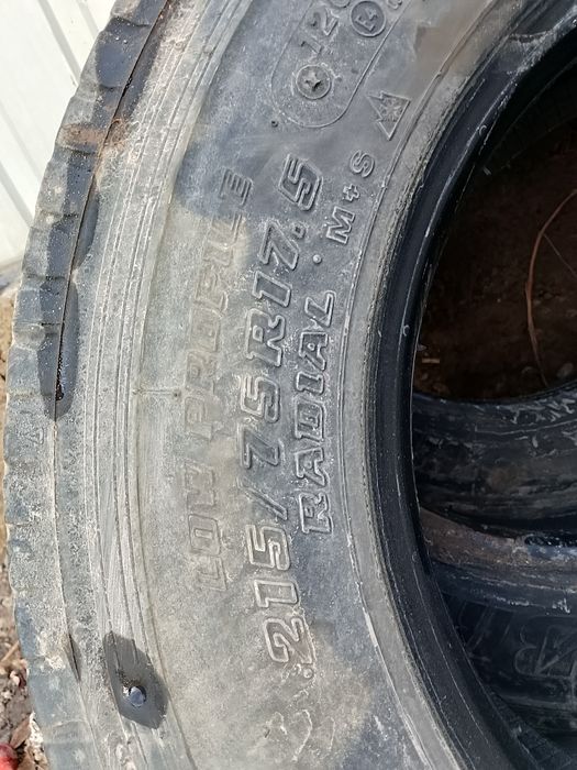Шины 3 штуки от хино б.у
