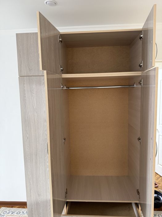 Шифоньер срочно продам