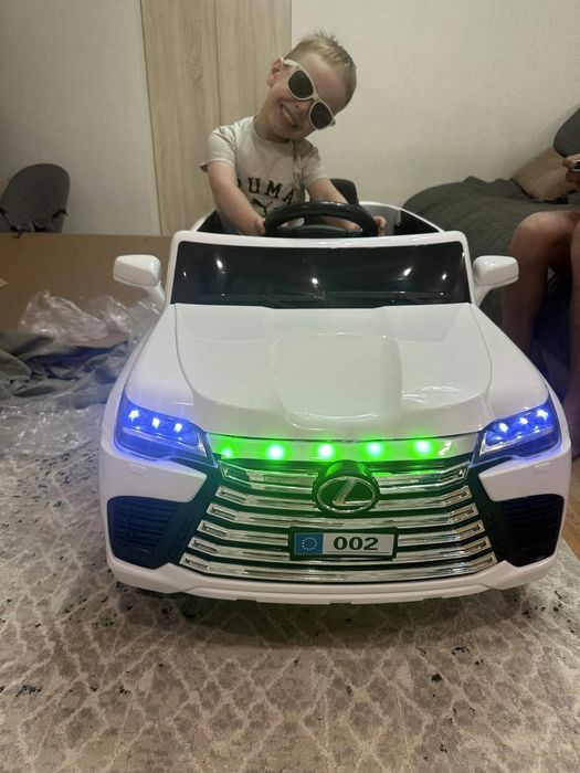 Продам детскую машину