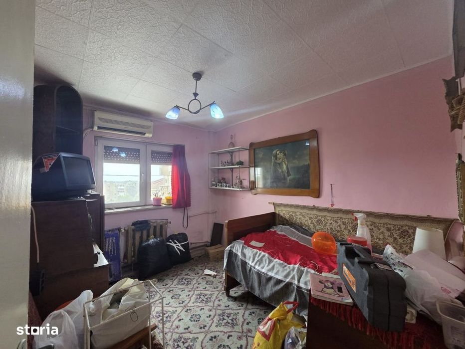 Apartament cu 4 camere, etaj 5/8, zona Micalaca