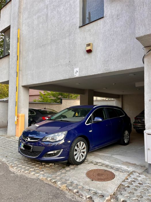 Opel Astra J din 2016 motor 2.0 motorina CUTIE AUTOMATA euro 5 km 240000