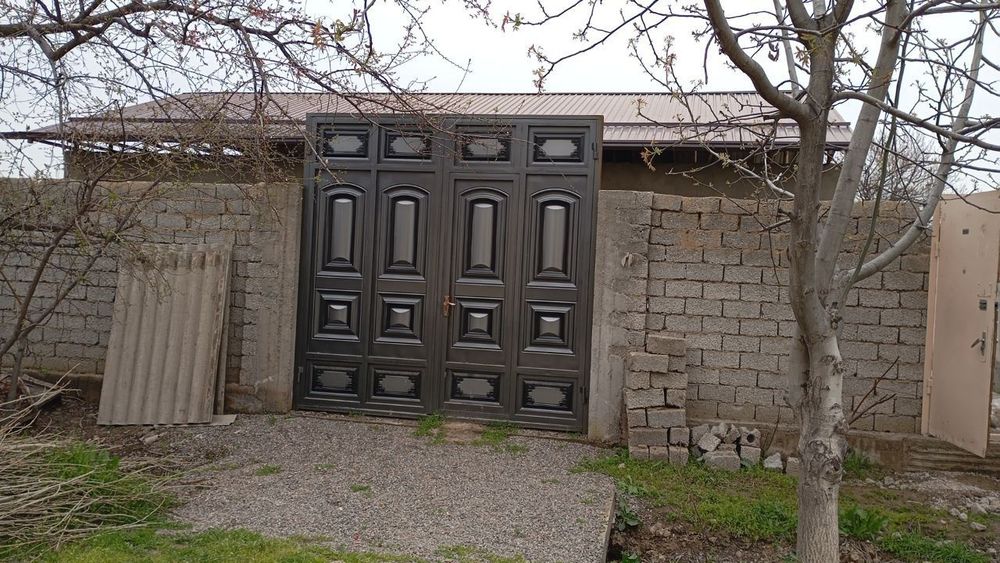 Food Citiy bozoriga yaqin joyda uchastka sotiladi 2.5 sotik 4 xona