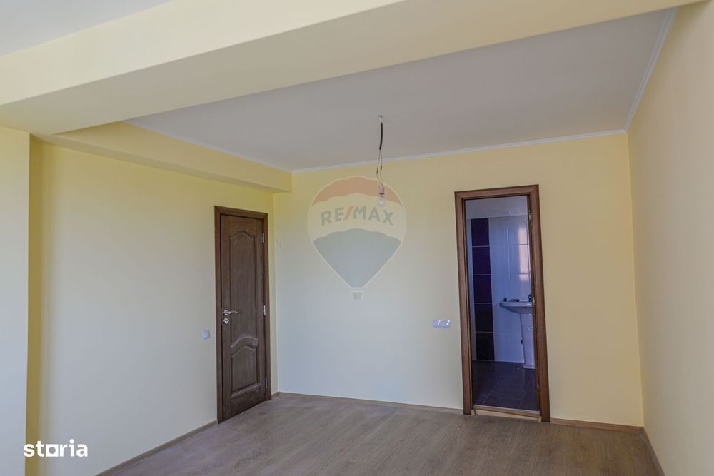 De vanzare casa + hala, teren 580mp, ideala business/service auto