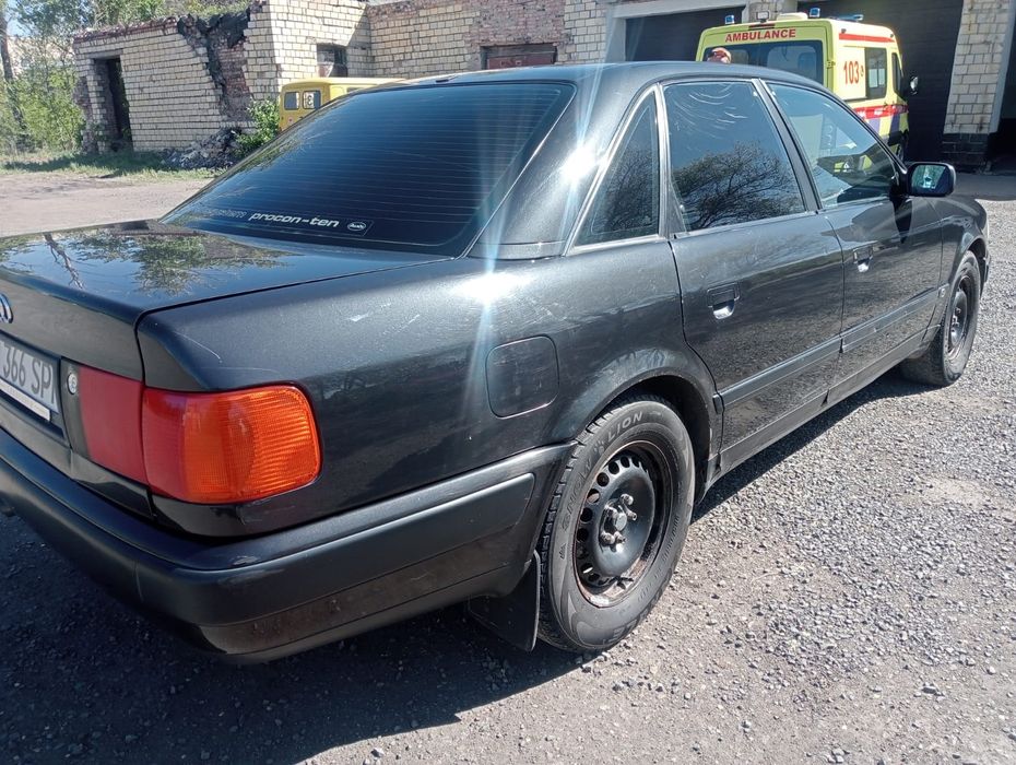 Продается автомобиль ауди 100