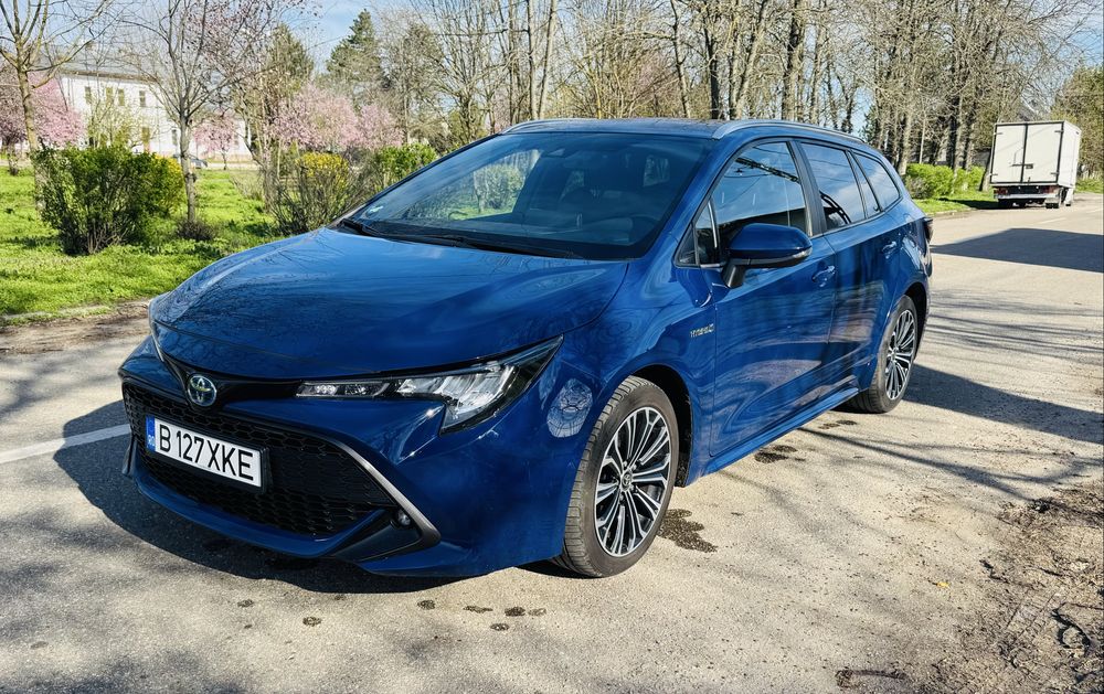 Toyota Corolla 2.0 hybrid + gaz 184cp ACC Scaune incalzite keyless lane ass ideala pentru Uber/bolt