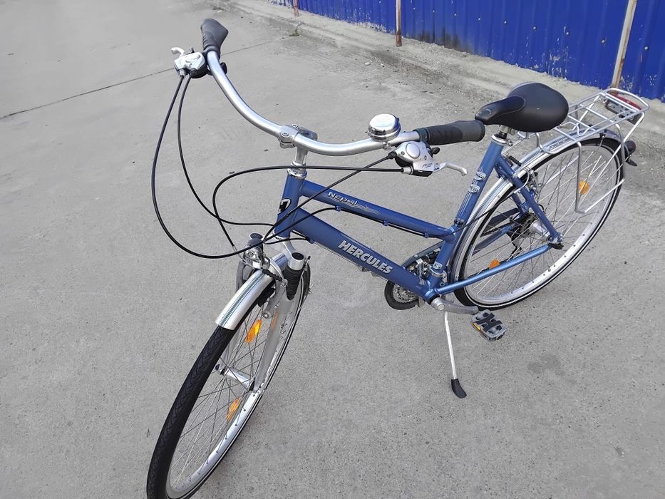 Vând bicicleta din aluminiu pentru damă