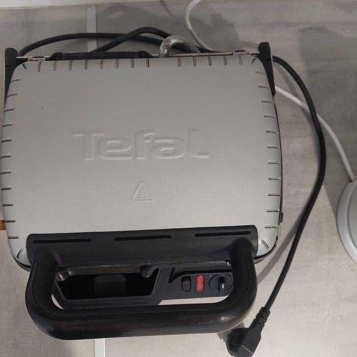 Електрическа скара Tefal Ultracompact G03- М, 2000W, Термостат, 100-240°C
