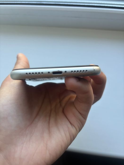 Продаю iPhone 11