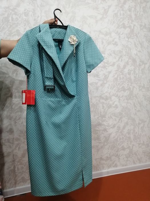 Продам платье новое