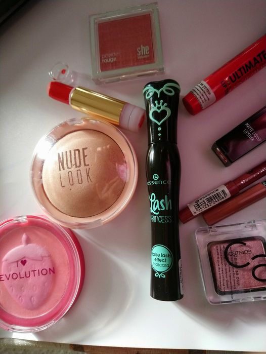 Козметика - Сенки , моливи  и спирали, палитра