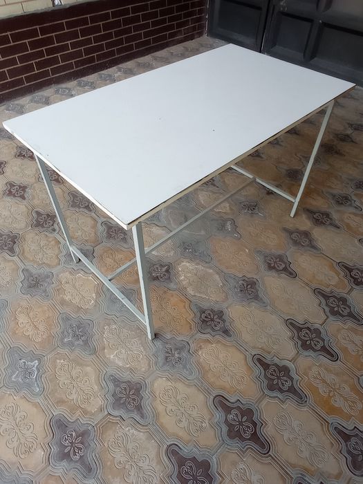 Стол стулья для кафе или дома