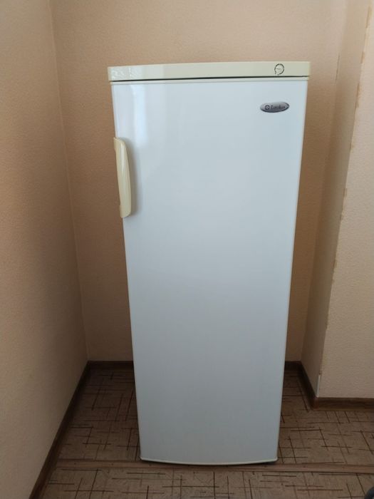 Продам морозильник
