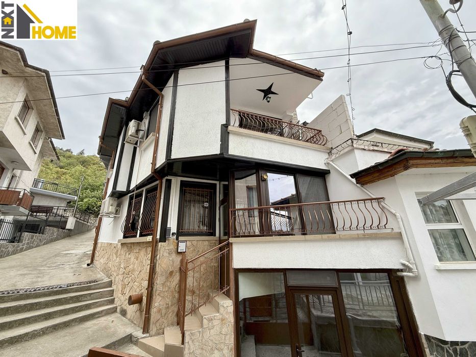 Самостоятелна градска къща, след извършен основен ремонт