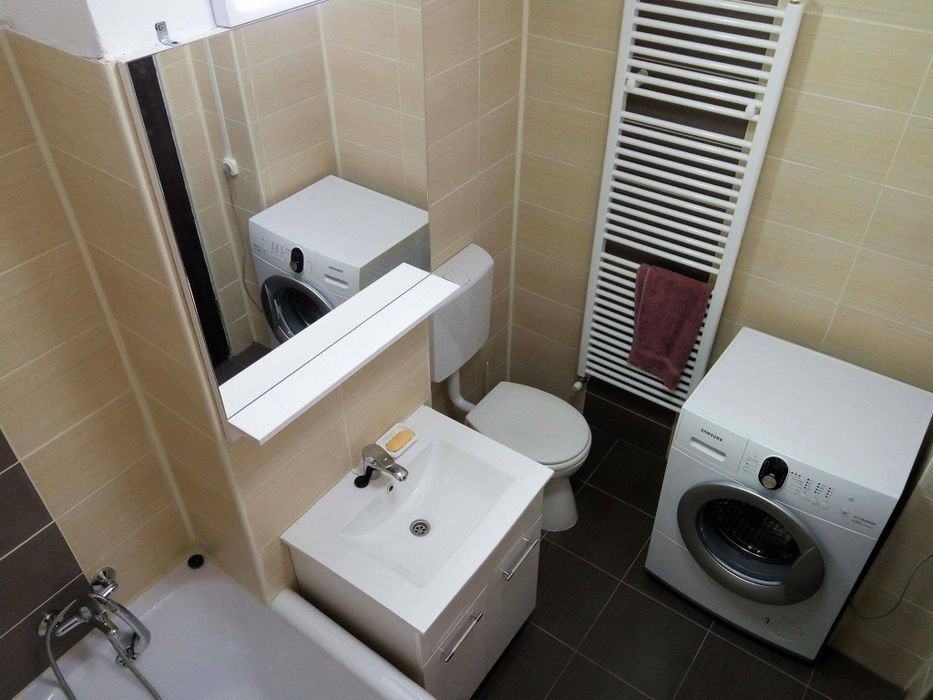 De inchiriat apartament în 7 Noi, 3 dormitoare,2 băi