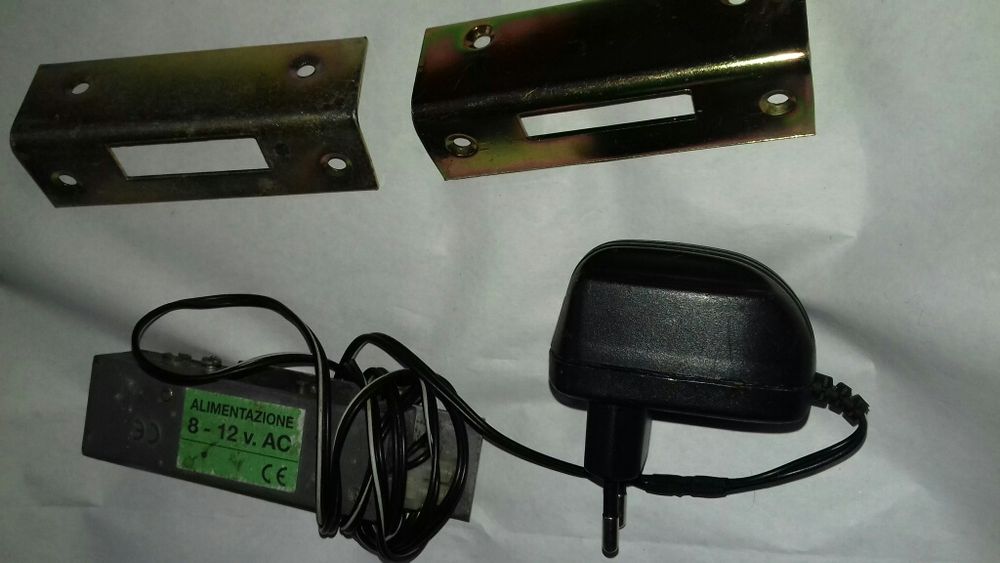 Yala electromagnetica12V si feronerie inchizator geam