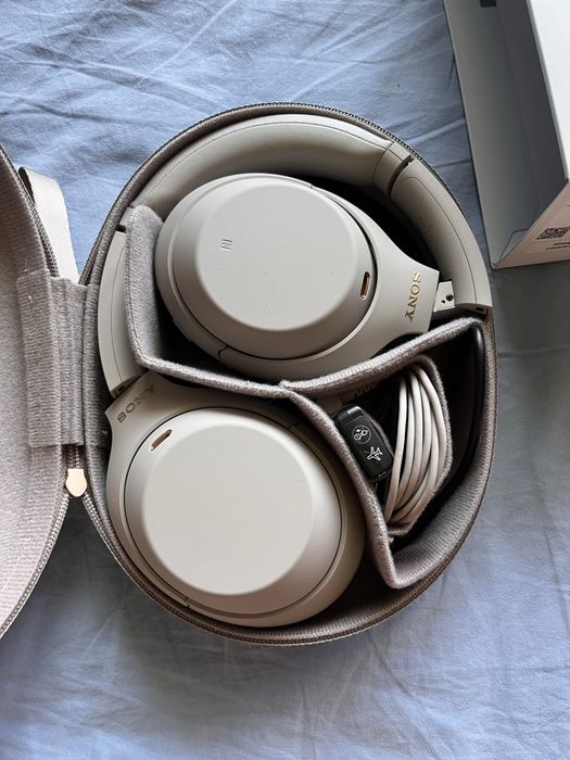 Наушники Sony WH1000XM4
