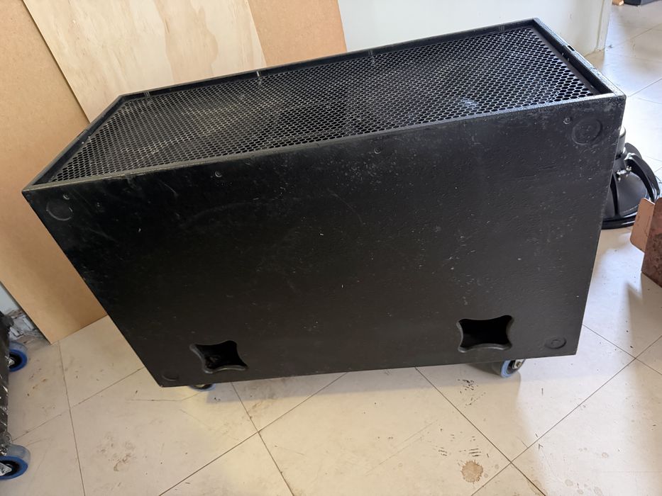 Subwooferi 2 x 15” cu B&C15NBX100 sau RCFLF15N401