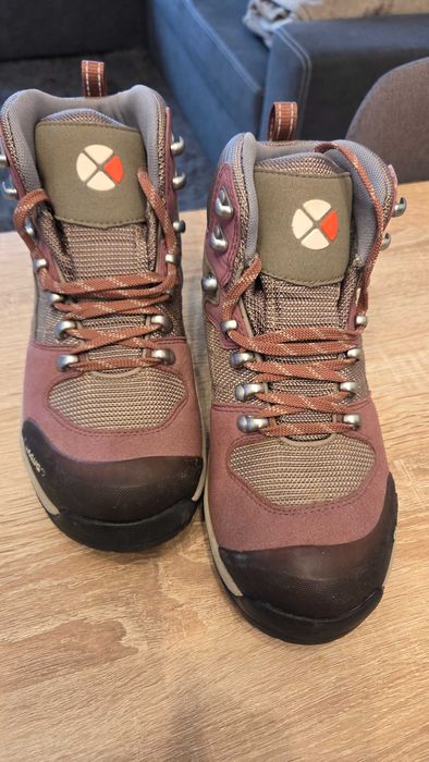 Дамски туристически обувки-нови!