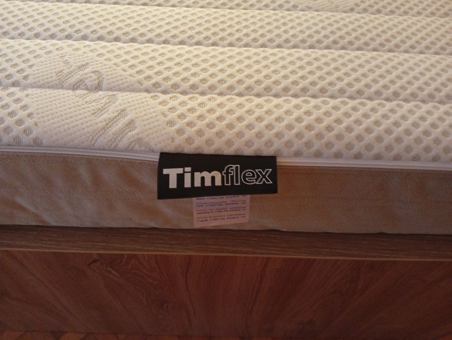 Vind 2 saltele din spuma .