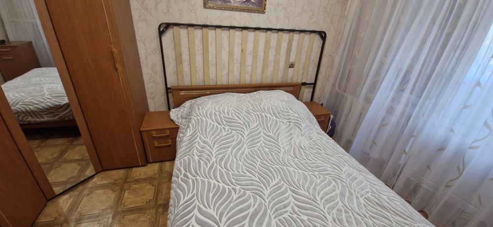 Продам спальный гарнитур