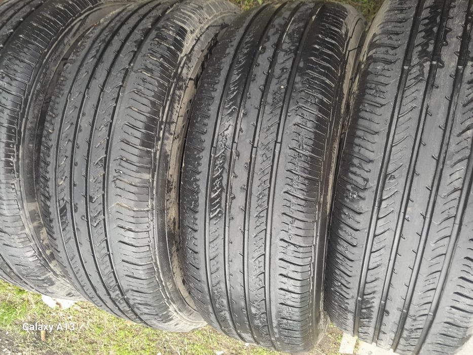 Продам комплект шины 235 65 Р17