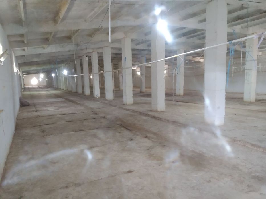 Ферма нежилой комлекс  сотилади 2 гектар 10 сотик. Эгалик 100%