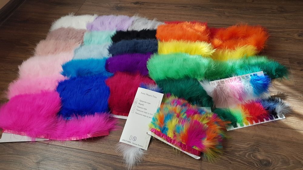 Пера, марабу на лента,