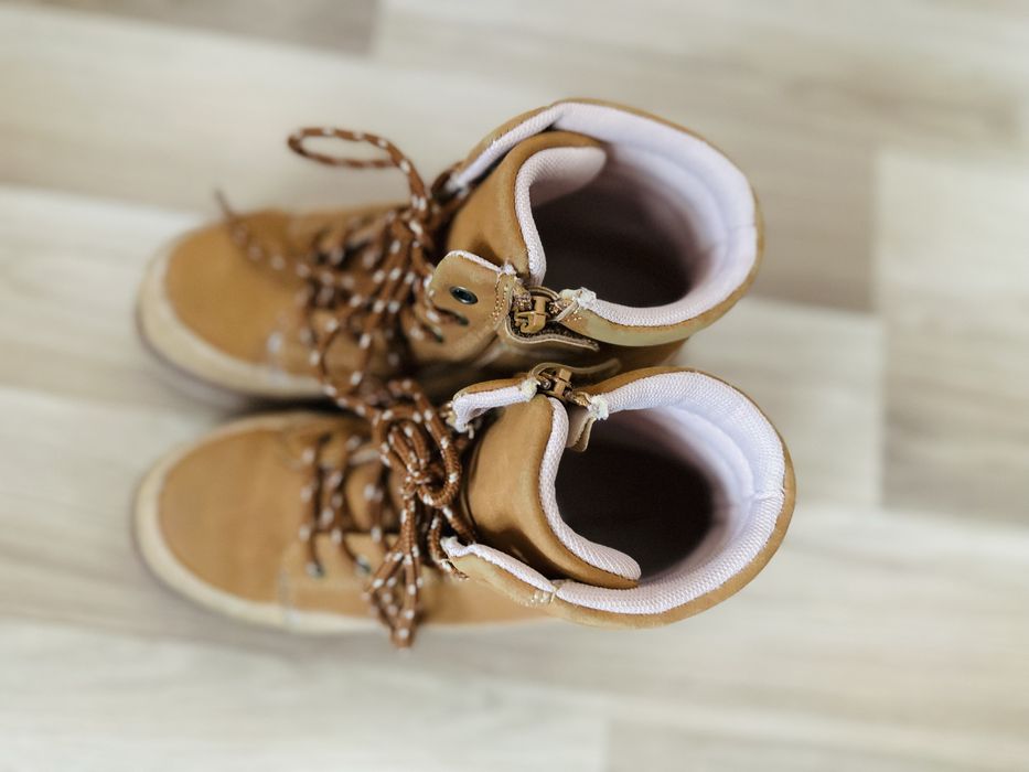 Детски боти Reserved