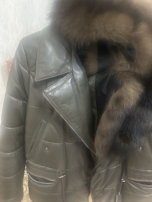 Продам куртку кожаную с воротником соболь