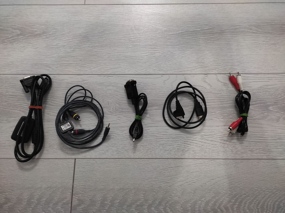 Зарядки для телефонов Нокиа, Моторола и т.д.